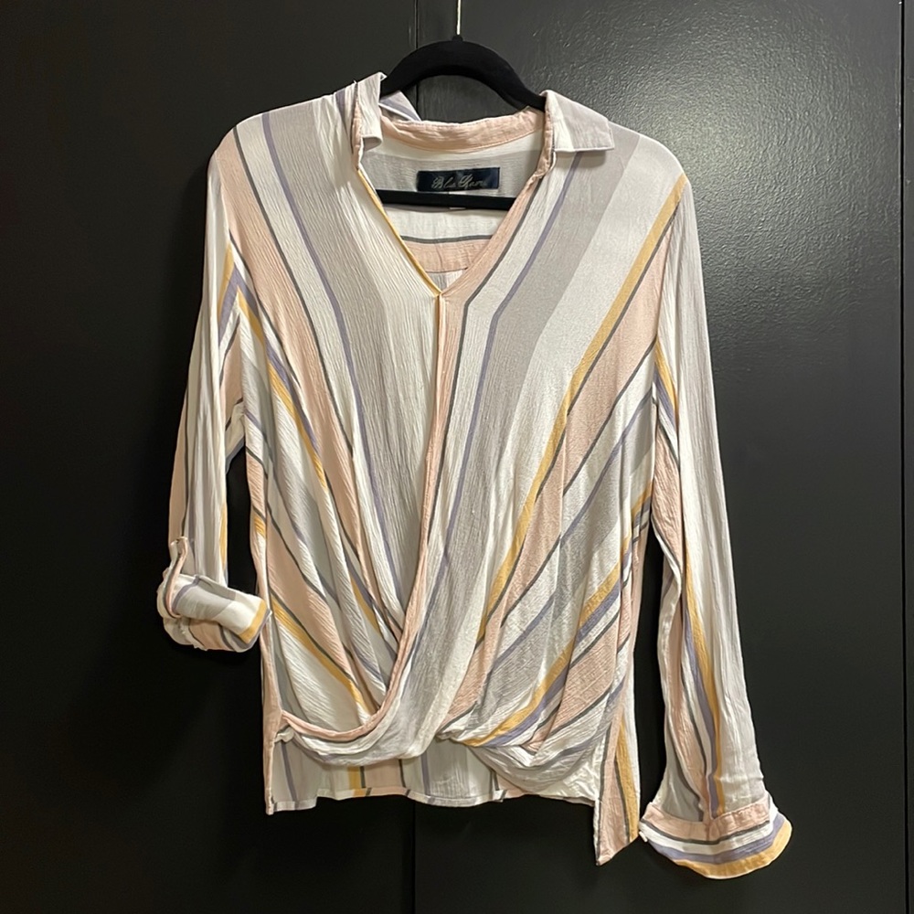 Francesca’s collection twist front long sleeve striped blouse size L